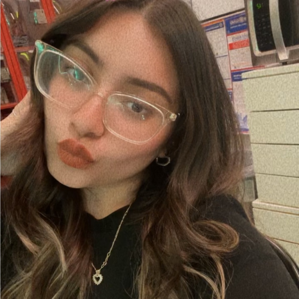 Meet your Posher, Jasmine